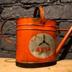 arrosoir de station service AVIA