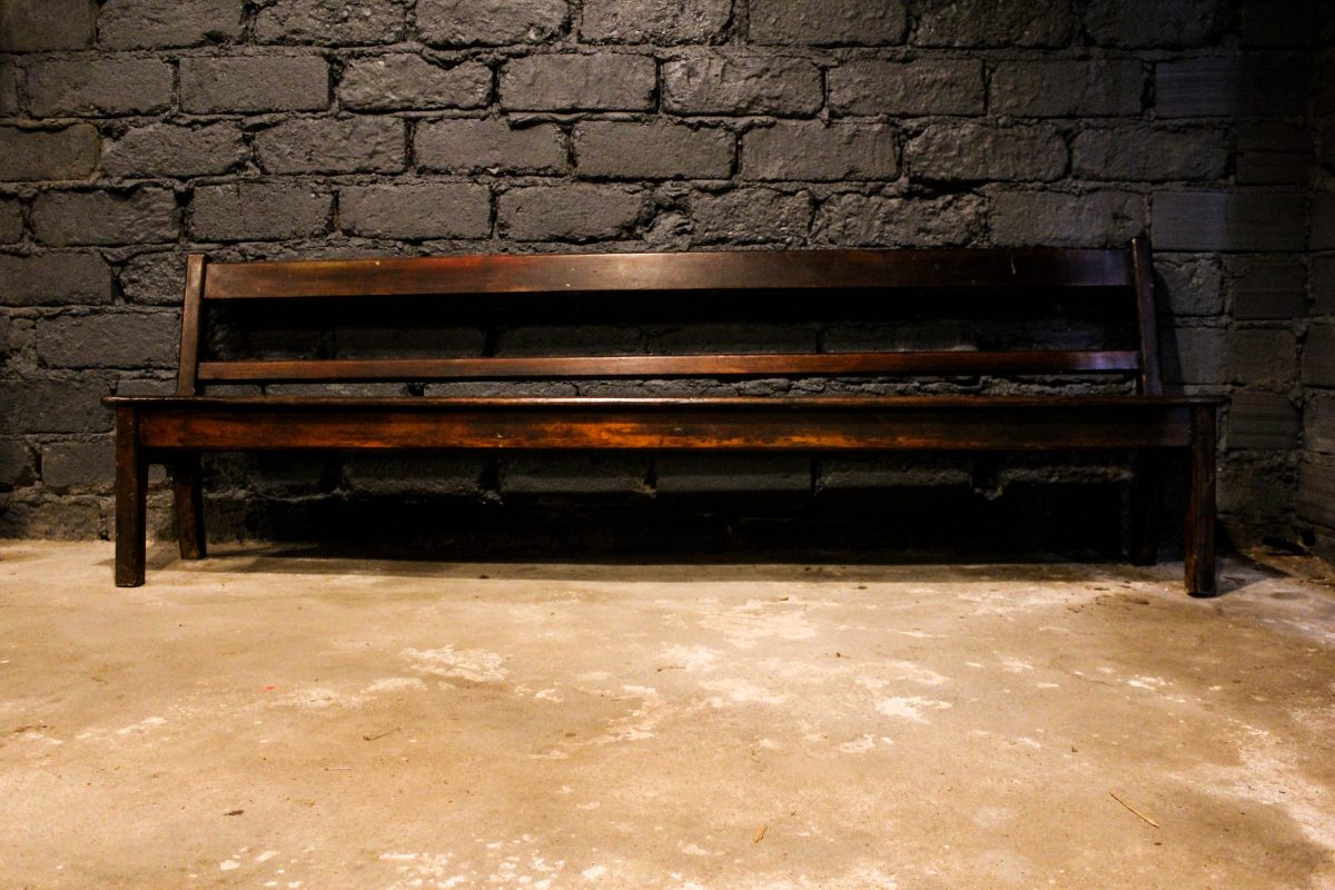 Paire de Bancs de monastère