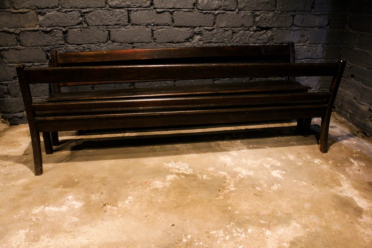 Paire de Bancs de monastère