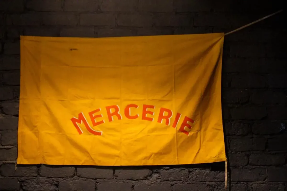 Banderole MERCERIE tissu épais, couleurs vives.