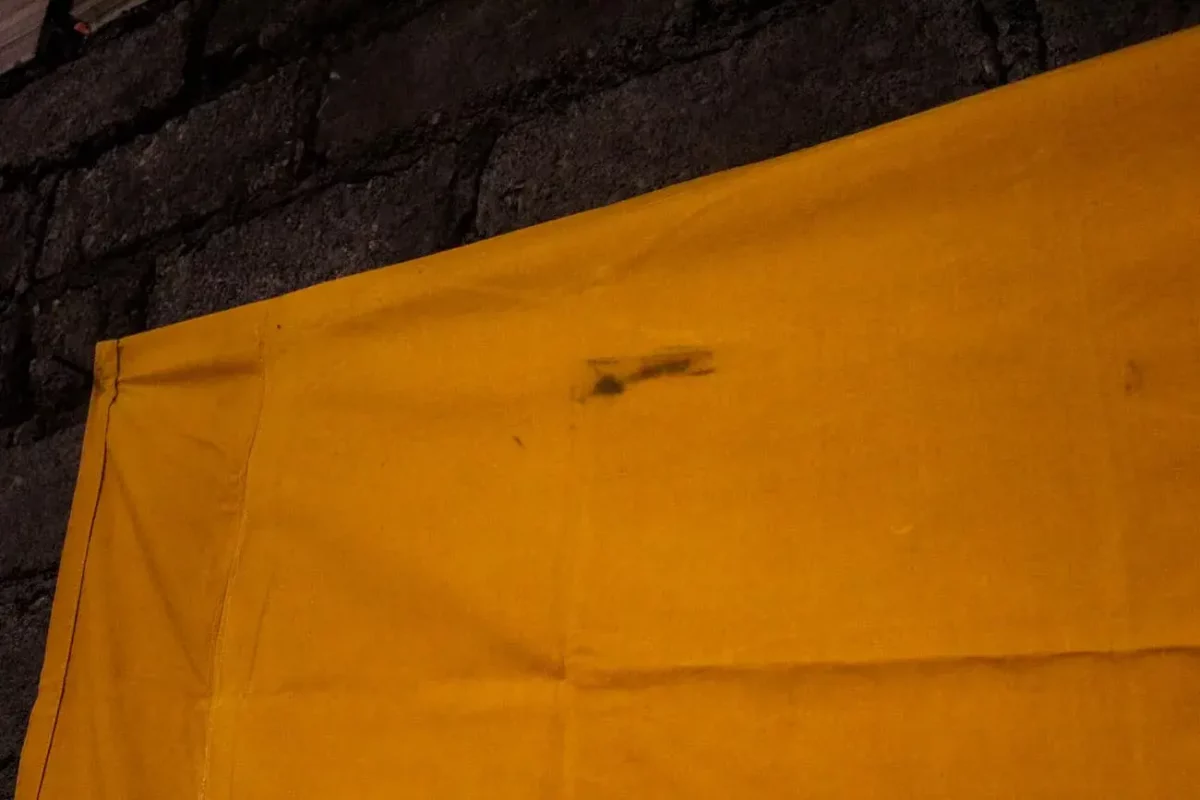 Banderole MERCERIE, décoration de mercerie d'époque, défaut.