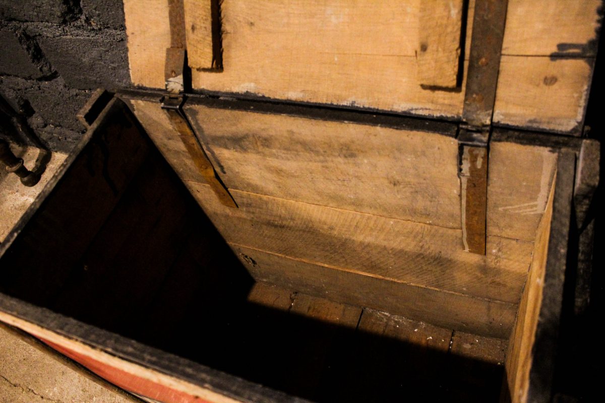Caisse à bidons d'huile KERVOLINE