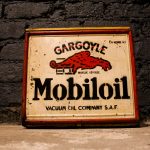 Caisse à bidons d'huile MOBILOIL