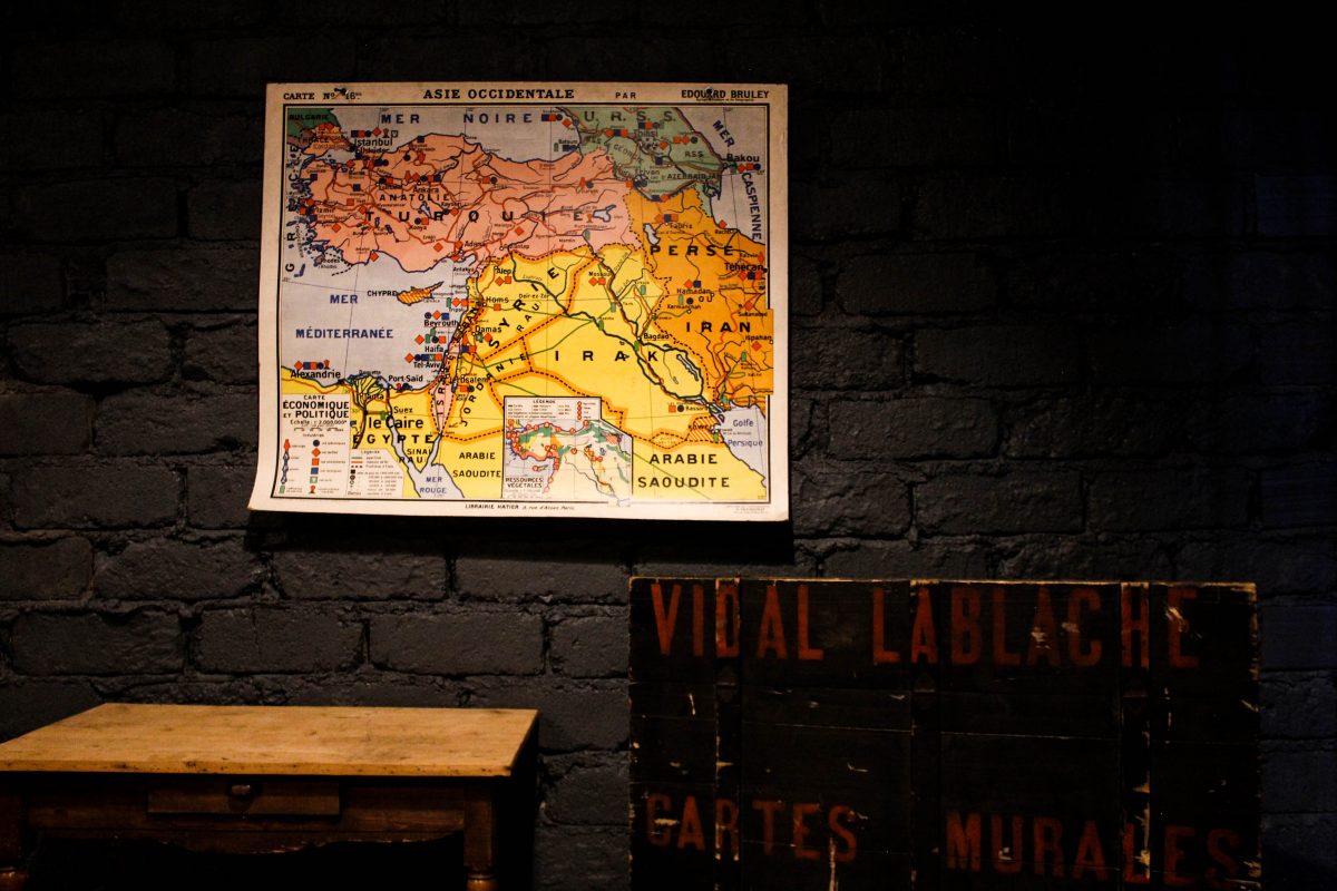 Carte géographique rétro, un morceau d'histoire pour votre intérieur.