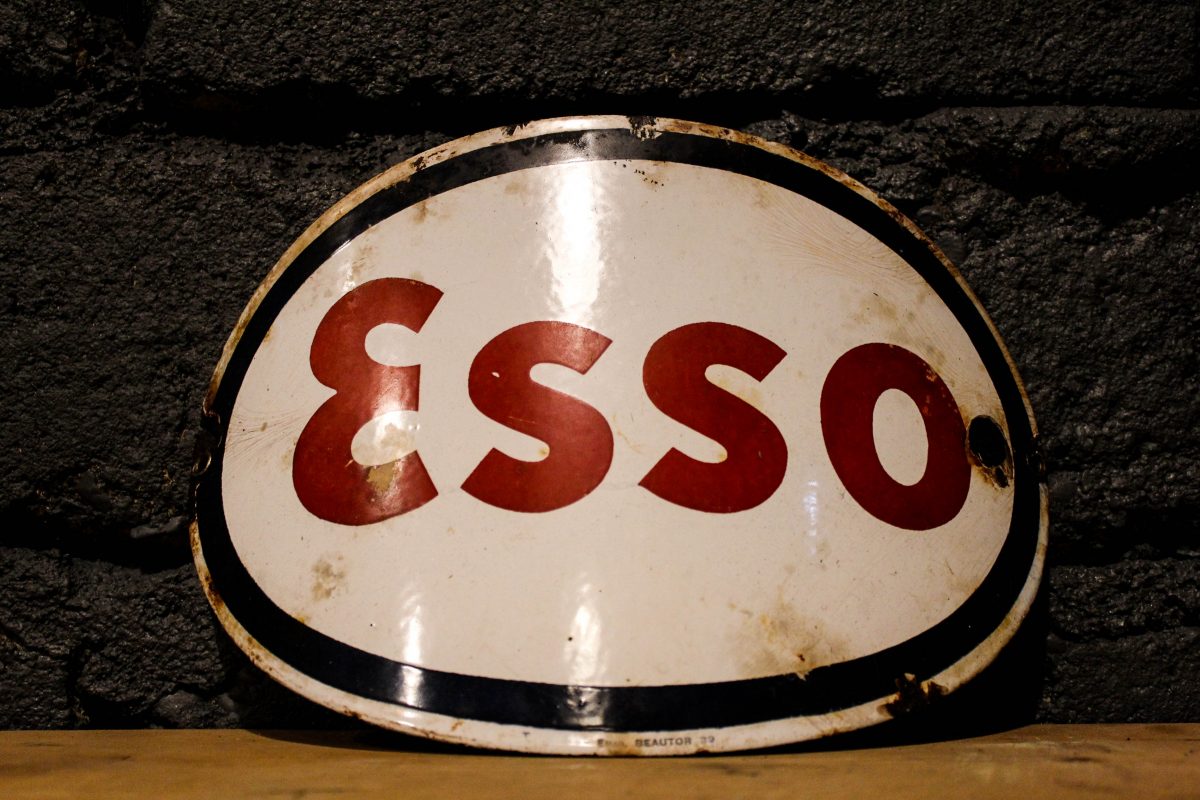 Plaque émaillée bombée ESSO