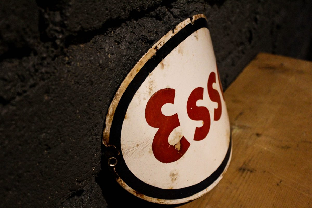 Plaque émaillée bombée ESSO