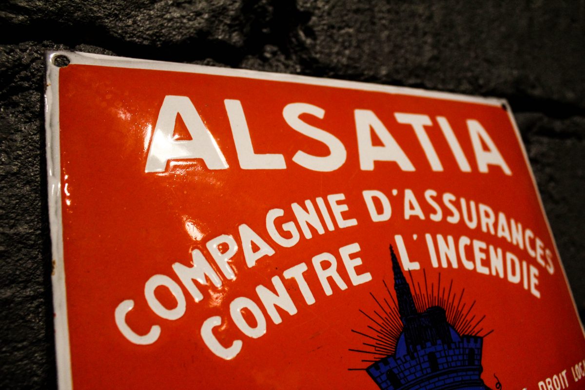 Plaque émaillée assurances Alsatia