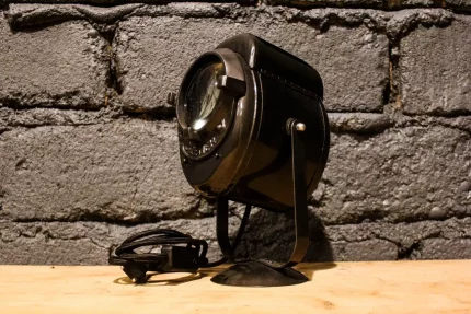 Projecteur CREMER, petit modèle, design industriel vintage.