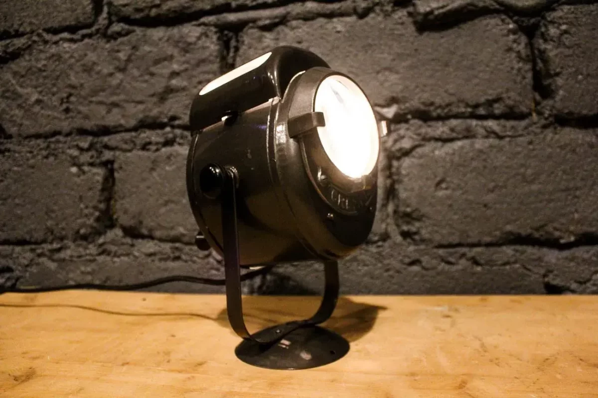 Lampe CREMER, petit modèle, lumière directionnelle.