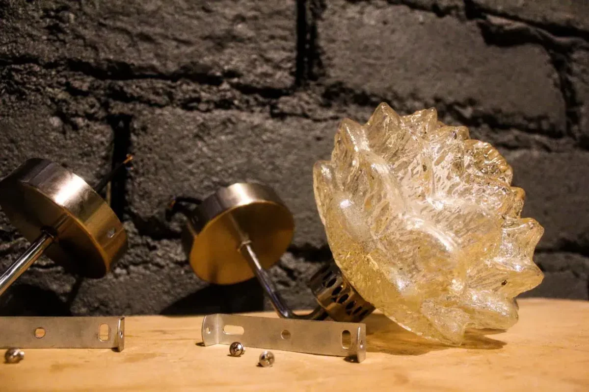 Paire de lampes lotus, vue d'ensemble.