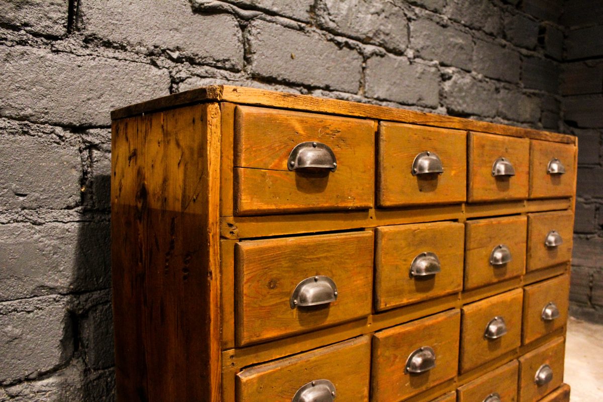 meuble-metier-comptoir-tiroirs-bois