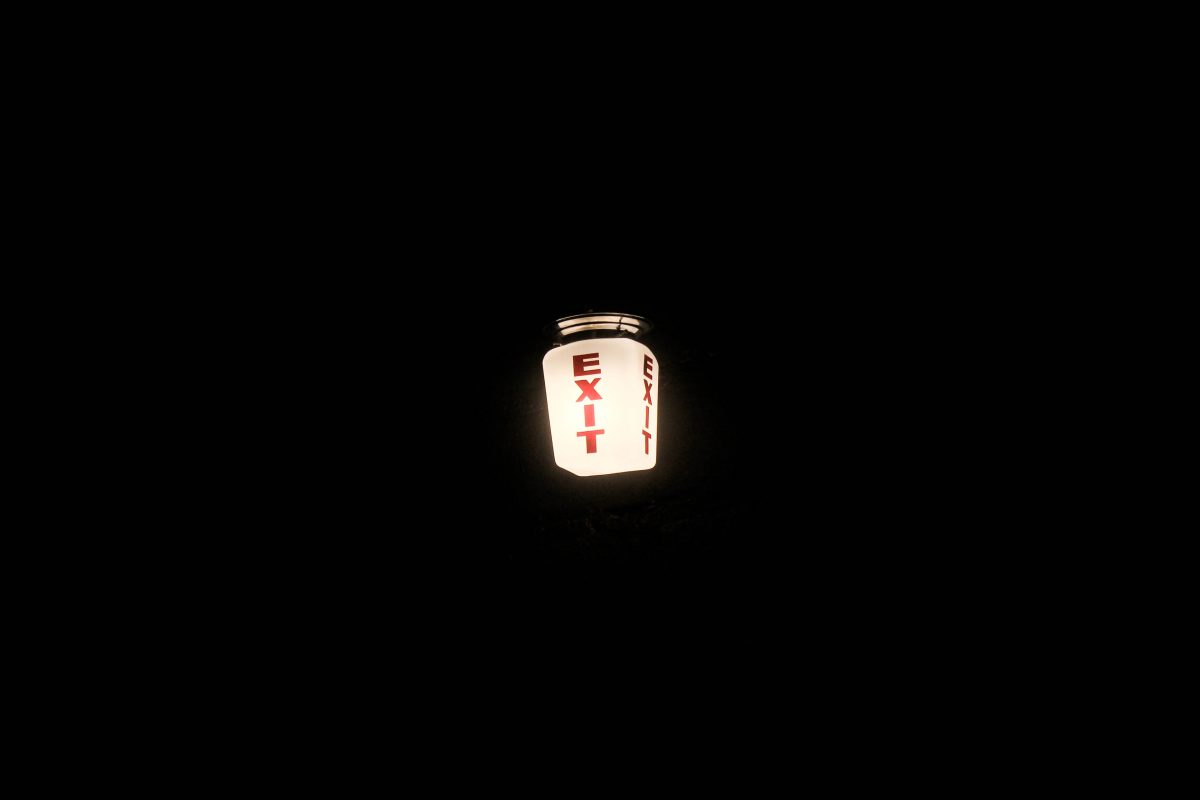 plafonnier-luminaire-opaline-blanche-exit