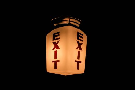 plafonnier-luminaire-opaline-blanche-exit