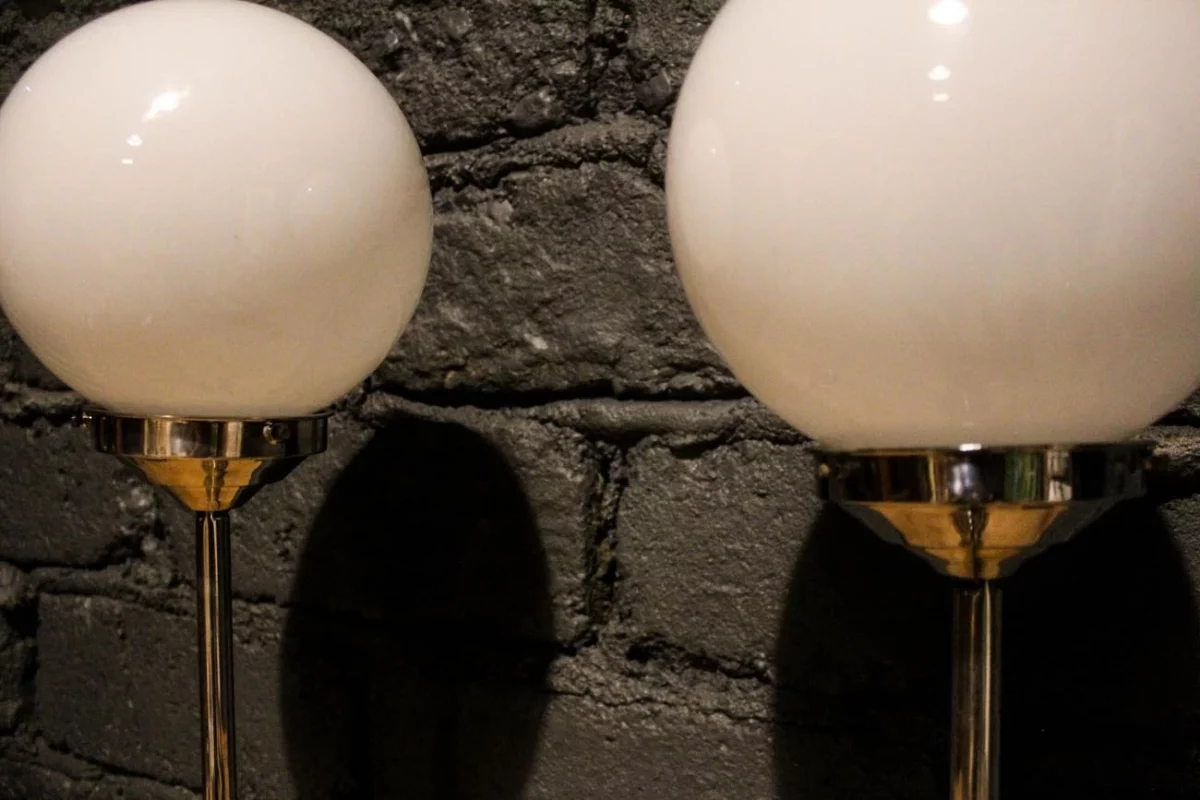 Luminaires globe opaline, design classique