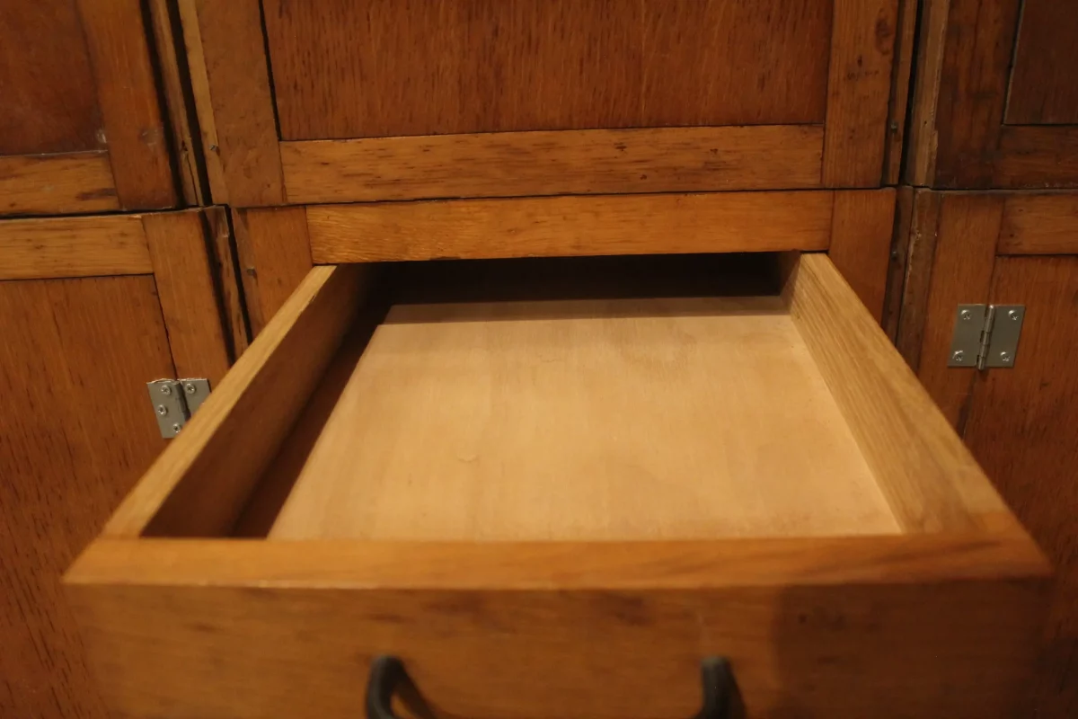 Assemblage des caissons, modularité du meuble.