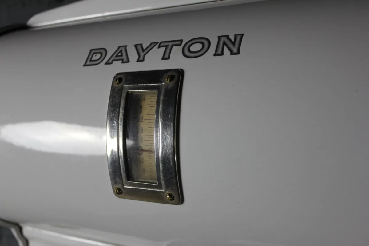 Balance DAYTON, appareil de mesure ancien.
