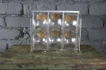Bonbonnières en verre, détail du verre et du support.