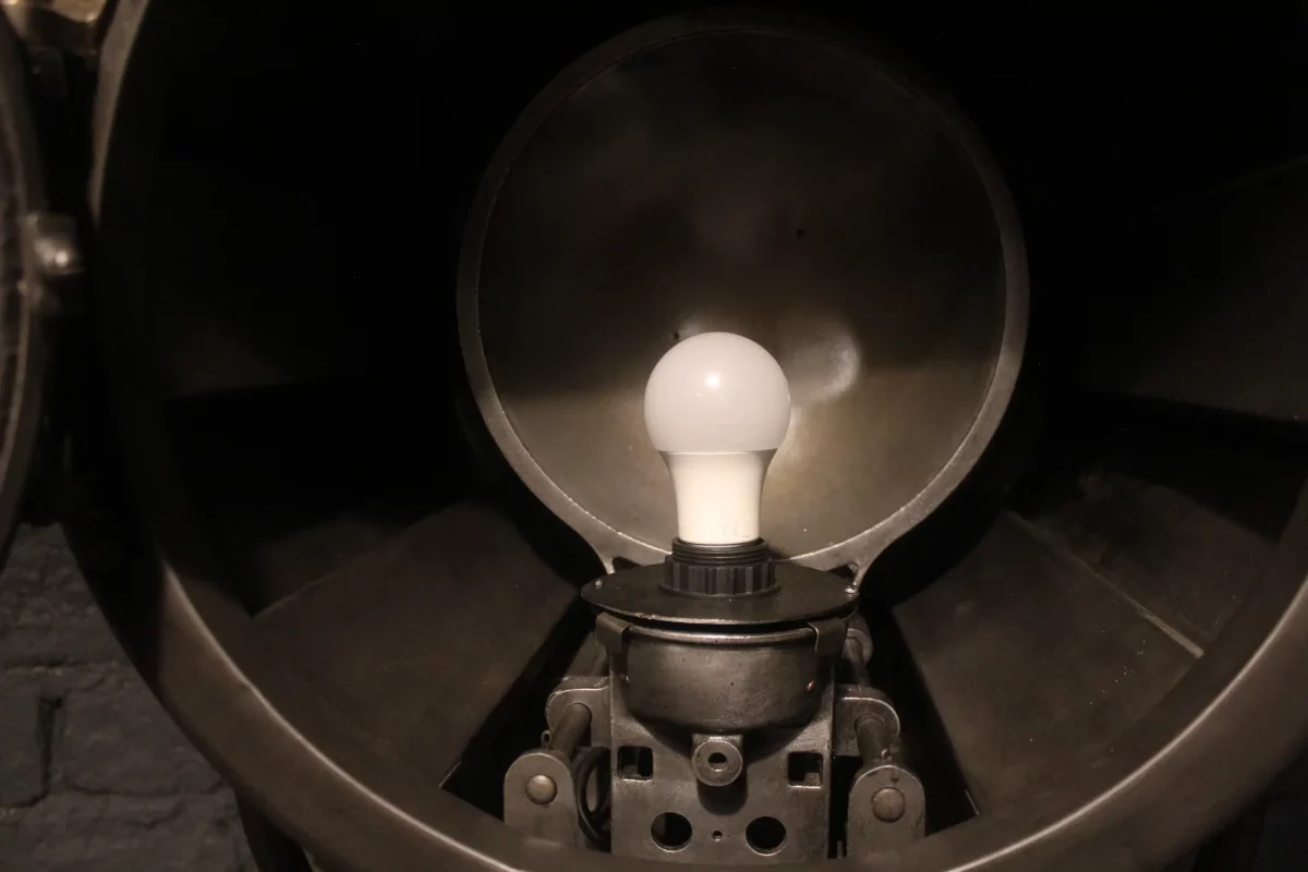 Projecteur Mole Richardson, pièce de décoration vintage.