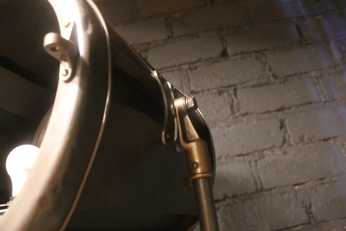 Projecteur Mole Richardson, détail du réflecteur.