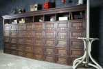 Meuble minutier notaire, 40 portes.