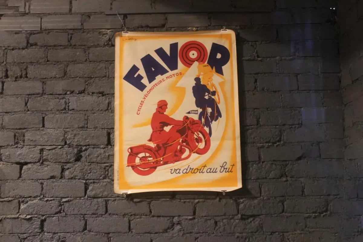 Affiche FAVOR, illustration cycles, motos, vélomoteurs.