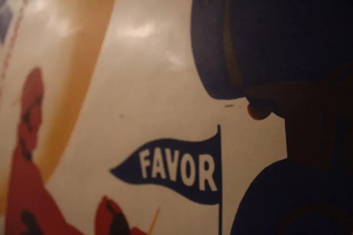 Affiche FAVOR, style graphique vintage.