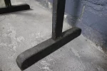 Détail du pied en bois, boulier ancien.