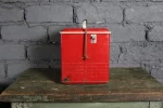 Glacière COLA COOLER, vue latérale, rouge vintage.