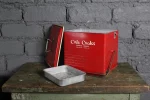 Détail du logo COLA COOLER sur la glacière.