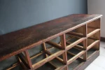 Meuble de métier, patine du temps, rangement vintage.
