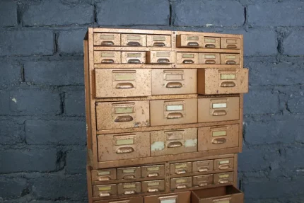 Meuble SNOR, rangement atelier, meuble de métier.