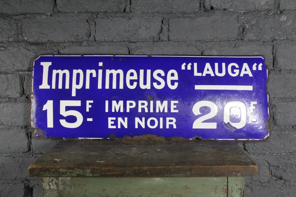 Plaque émaillée "LAUGA" imprimeuse, bleu d'époque.