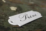Plaque émaillée "Privé", fond blanc.