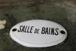 Plaque émaillée "Salle de bains", forme arrondie.