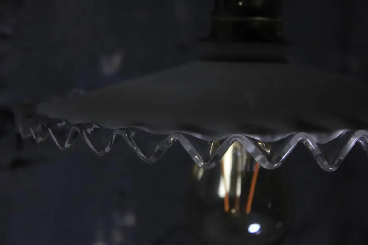Suspension opaline, vue d'ensemble, années 30.