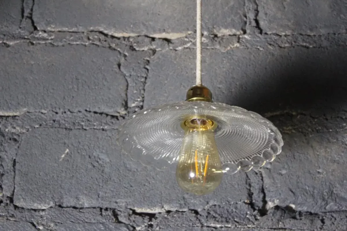 Suspension en verre à motifs, design années 30.